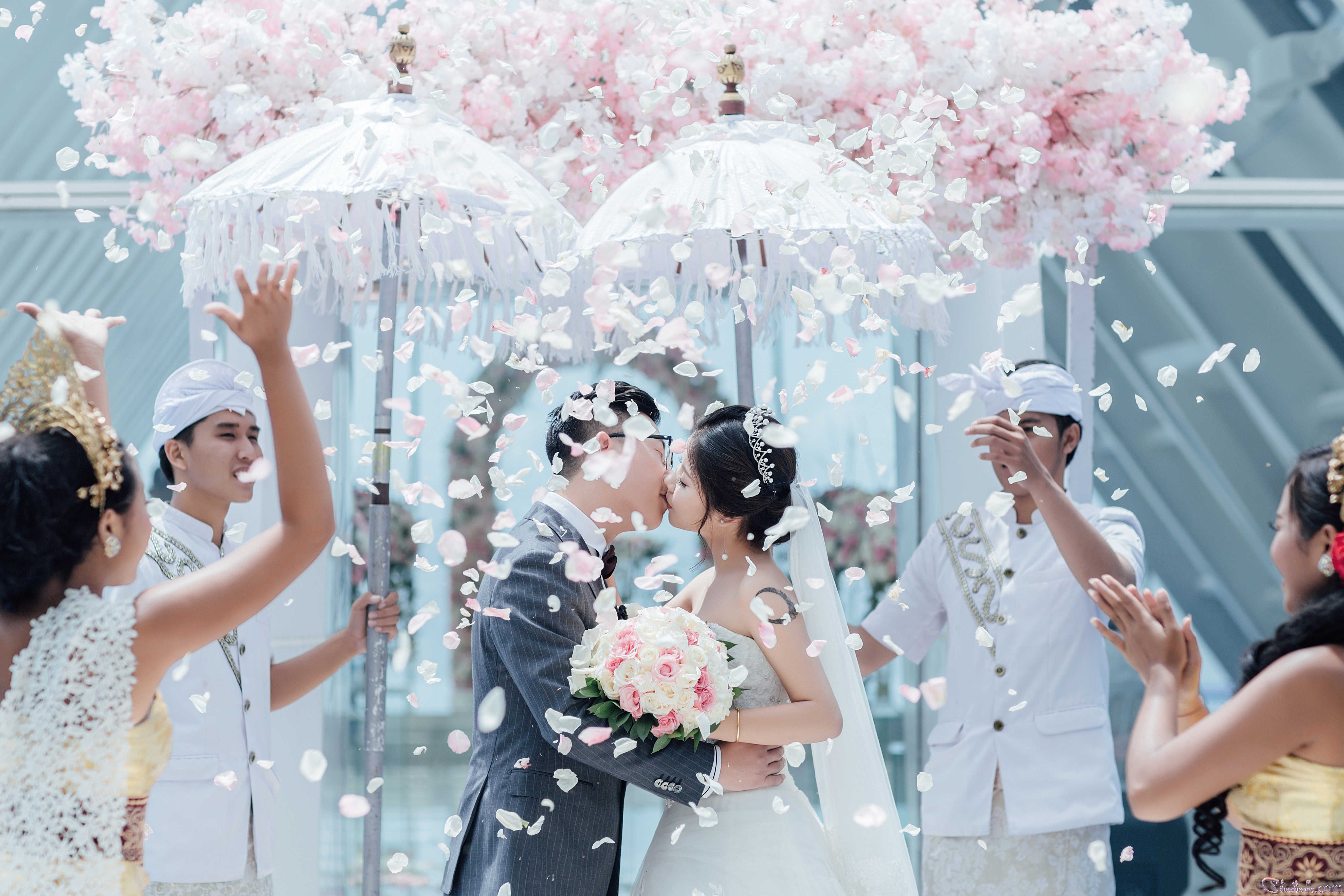 1634698816296809.jpg src=http___speed.qwedding.cn_p_kepian_wedding_7.jpg&refer=http___speed.qwedding.jpg